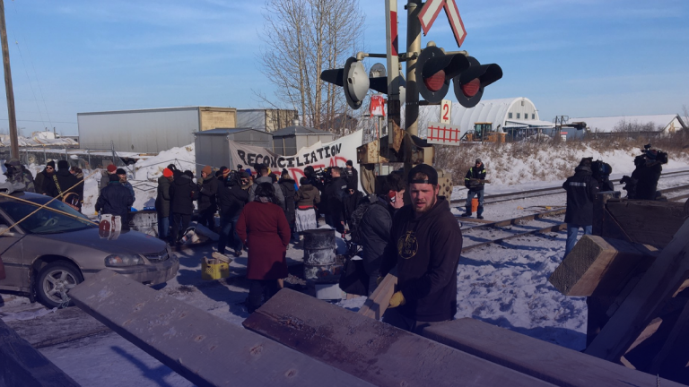 Local residents dismantle Edmonton railway blockade