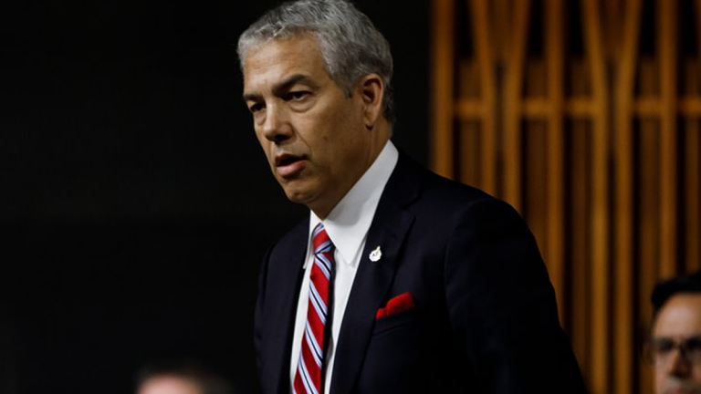 Company owned by former Liberal MP awarded $422,946 contract