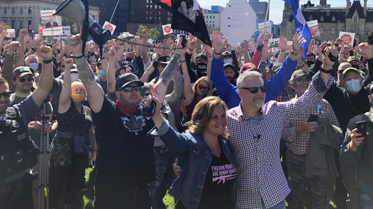 Thousands march for gun rights on Parliament Hill