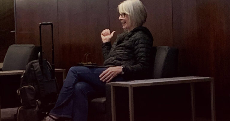 Health Minister Hajdu caught without mask in Toronto Pearson Airport