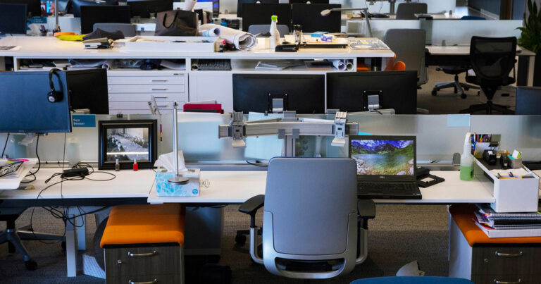 Record number of middle-aged women working as Canadians grapple with economic pressure