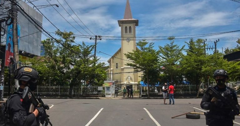 Suspected Islamist extremists bomb Indonesian Catholic church