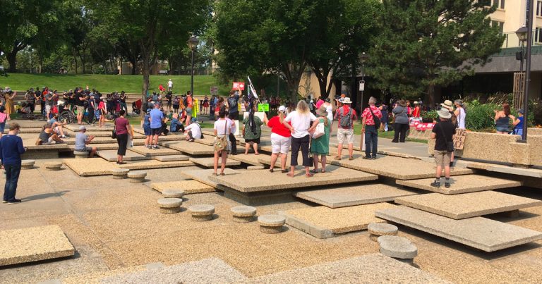 Pro-lockdown rallies in Alberta draw low turnouts as government loosens restrictions