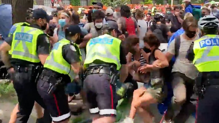 Police finally remove illegal squatters and protesters