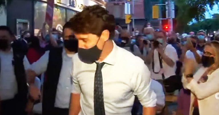 Justin Trudeau’s first public campaign event seemingly broke Ontario’s COVID rules