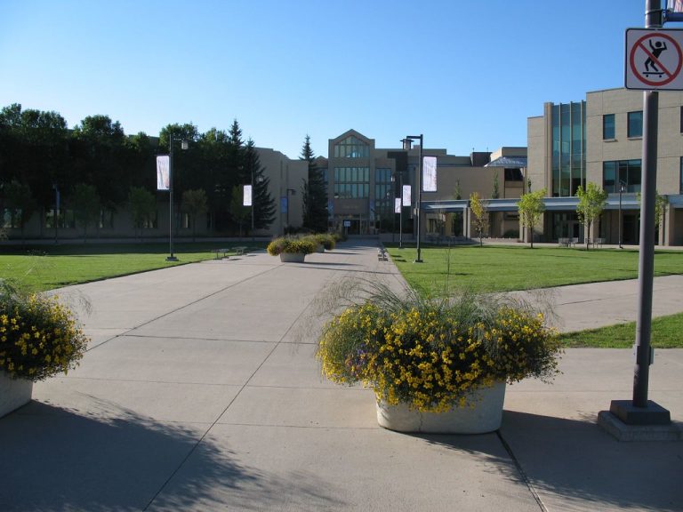 Mount Royal University axes vaccine mandate for online student after legal pressure