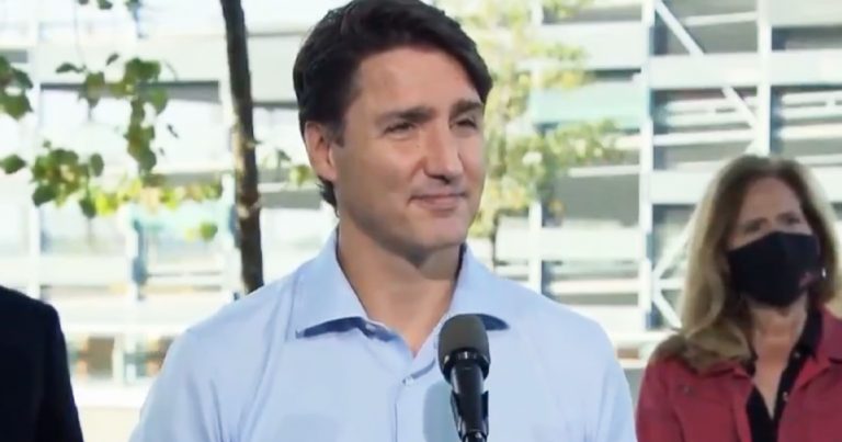 Port Colborne resident ordered to remove anti-Trudeau banner by city officials