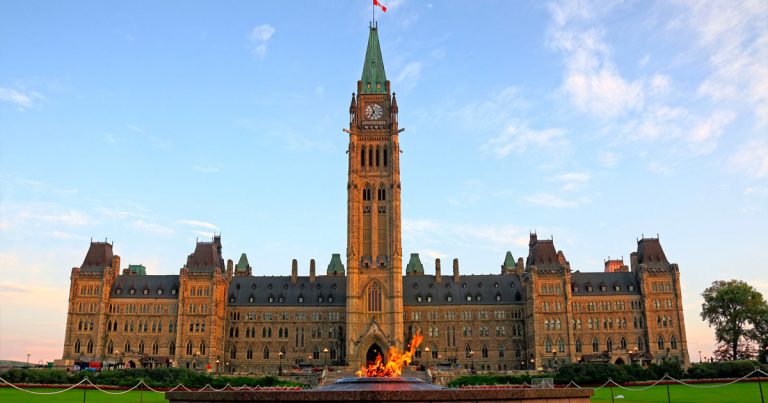 Canadians struggle while cushy government jobs grow: Canadian Taxpayers Federation