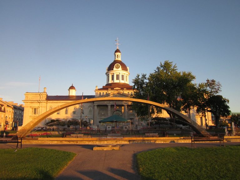 Kingston bar stripped of liquor licence for refusing to enforce vaccine passports