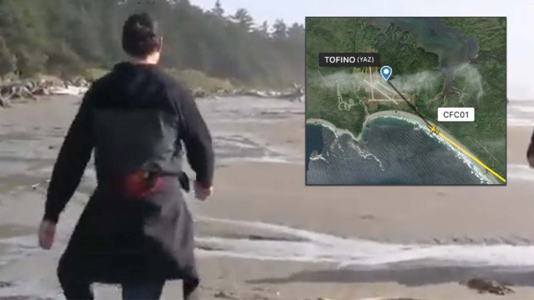 Trudeau goes to the beach on Truth and Reconciliation Day