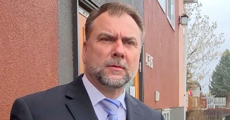 Alberta judge orders pastor to cite “medical experts” when talking about COVID