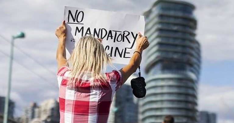 Politician says only “anti-vaxxers” oppose mandatory vaccination