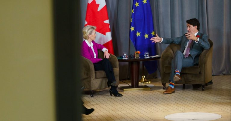 Canadian media fawn over Trudeau lookalike, complain about weather while abroad