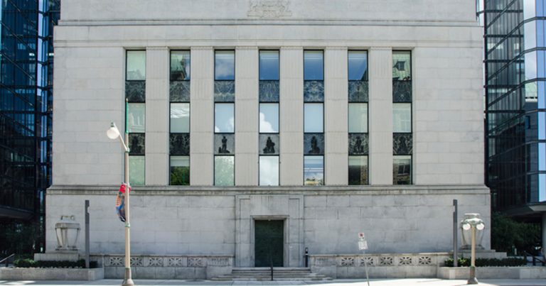 Most Canadian businesses and consumers expect recession this year: Bank of Canada