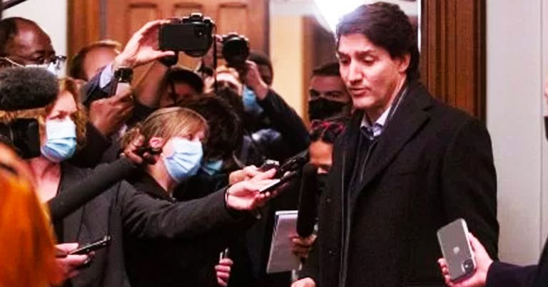 COVID news reports often look more like propaganda than journalism