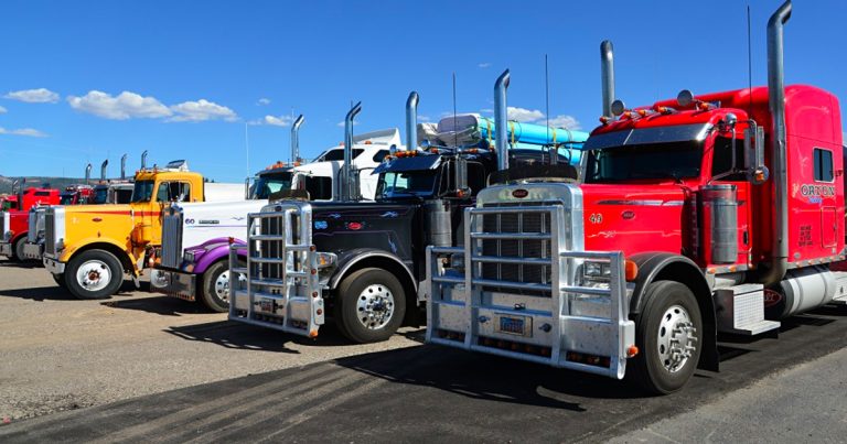 Trucking industry warns feds to reverse vaccine policy for truckers