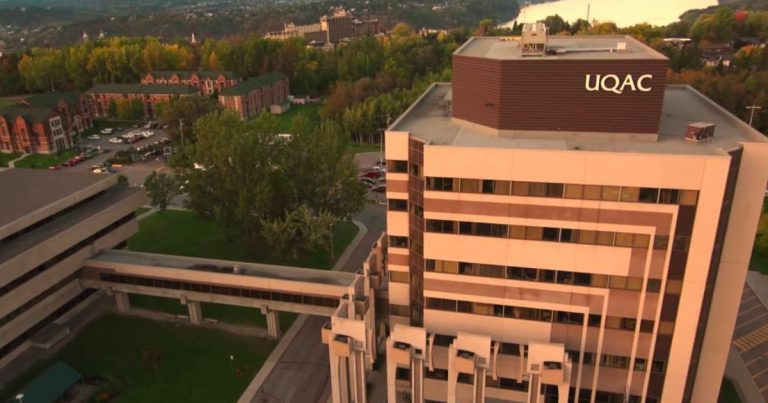 Lecturer disciplined for wearing Indigenous costume as teaching aid