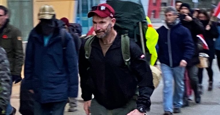 Canadian veteran begins protest march from Vancouver to Ottawa