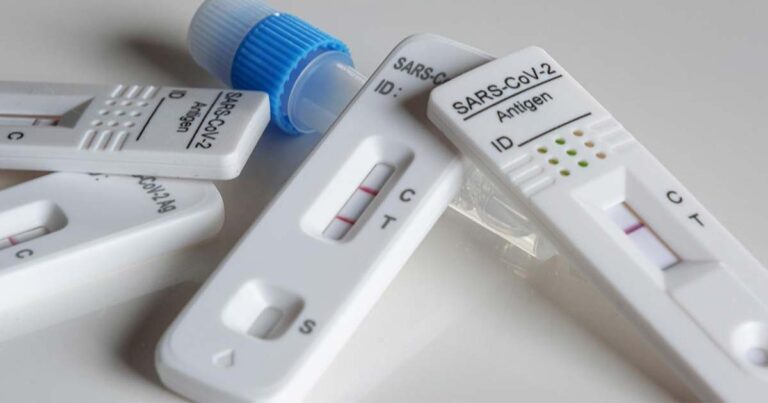 Can you reject a mandatory Covid test at the airport?