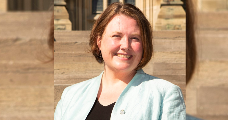 NDP MP gives staff four day weekend in solidarity with American women