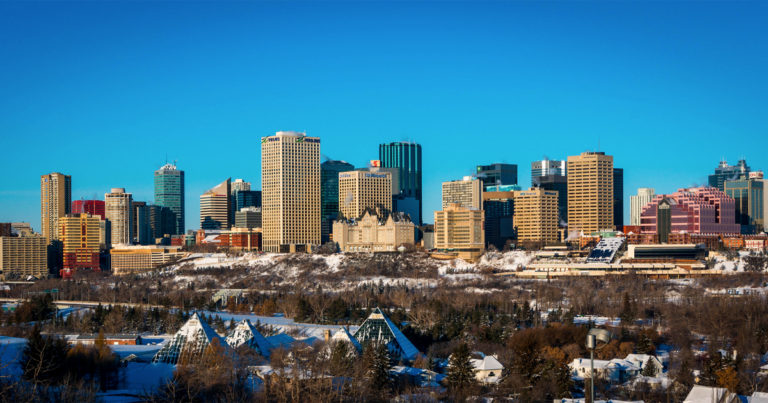 Edmonton city councillors vote in favour of $170 million bike lane proposal