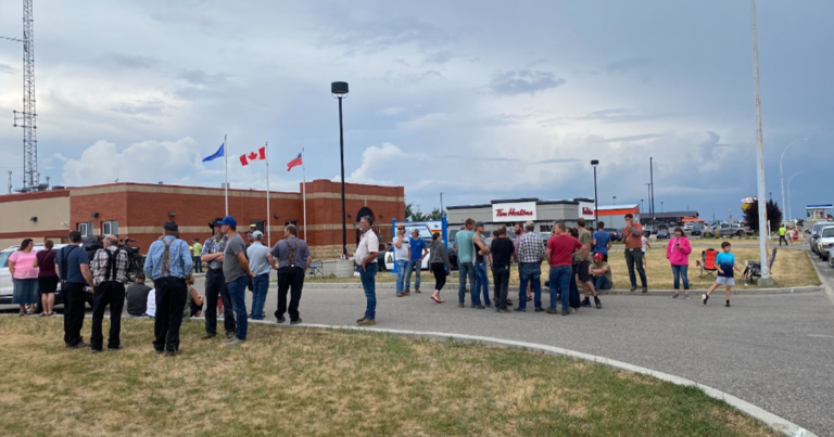 Protesters demand release of Alberta freedom activist in Fort MacLeod