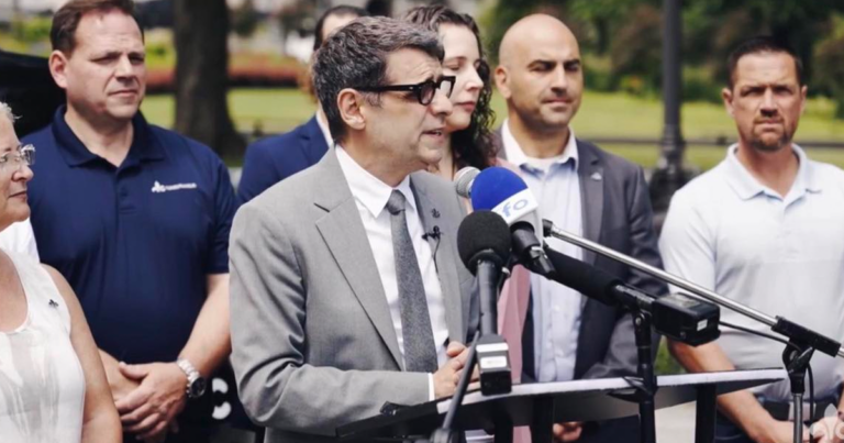 What makes the Quebec Conservative Party different from other parties?