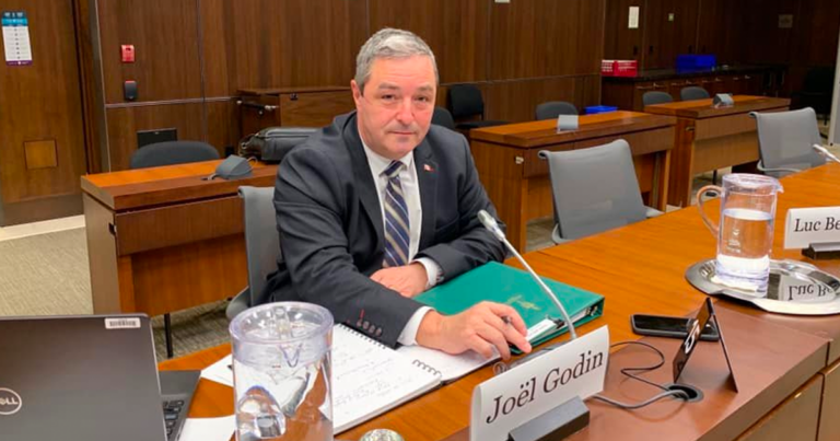 Conservative MP threatens to leave party if Poilievre becomes leader