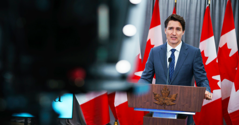 Liberals lavished public sector managers with $190 million in bonuses