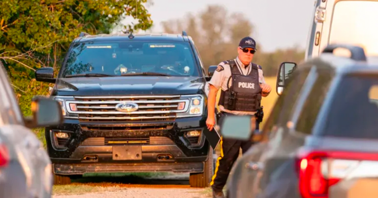 One of two Sask. stabbing suspects found dead, other still at large