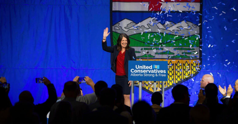 The Andrew Lawton Show | Danielle Smith on unity, sovereignty, and the rights of the unvaccinated