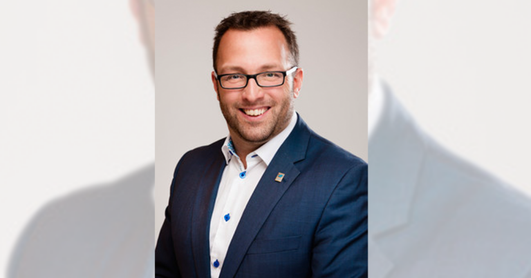 Quebec mayor lauded as hero in France after armbarring violent train passenger