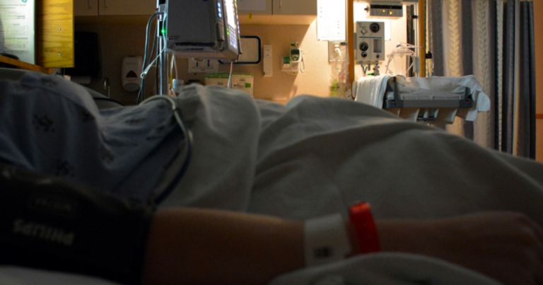 Alberta Health Minister accepts court ruling denying unvaccinated woman organ transplant