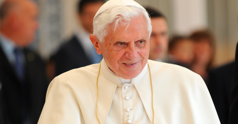 Canadian Catholics mourn loss of Pope Benedict XVI