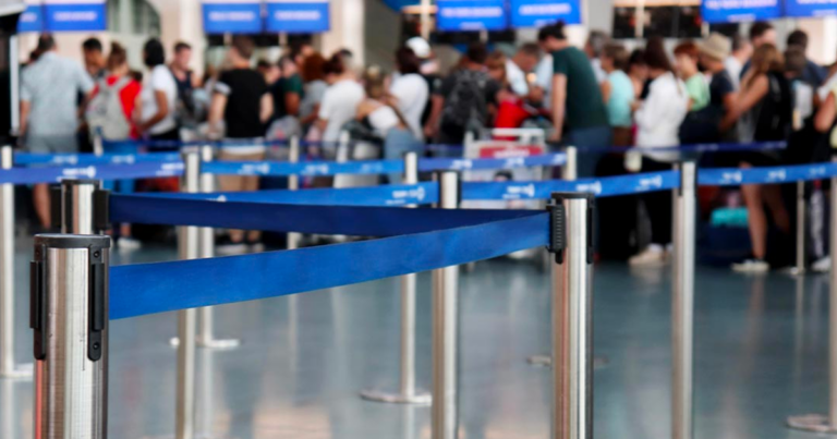 US extends border vaccine mandate until April 10