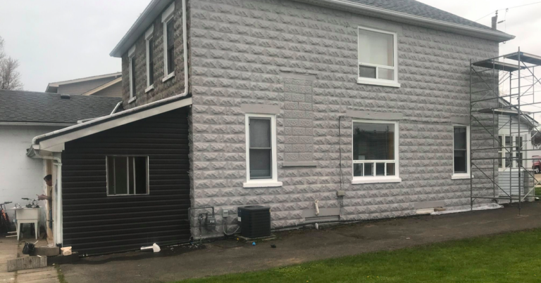 Asylum seekers ‘coming in thousands’ to Niagara Falls, says charity director