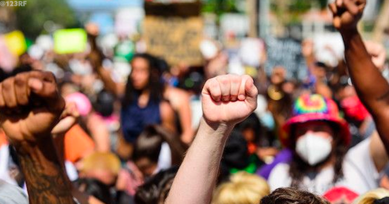 The Andrew Lawton Show | Combatting political discrimination (Live from CSFN)