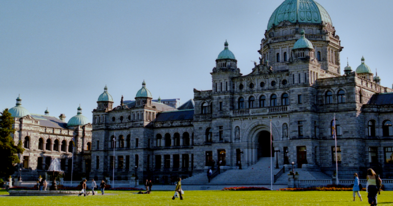 ‘Gender pay gap reports’ mandatory in future of B.C business