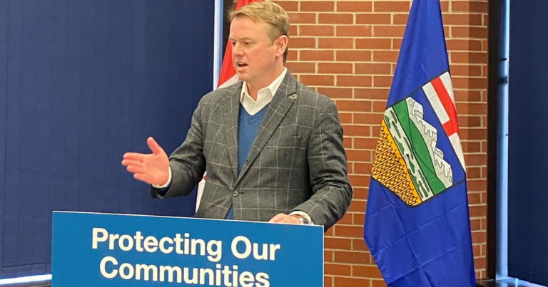Alberta calls Ottawa’s confiscation plans ‘reckless,’ will require licenses for gun buyback employees