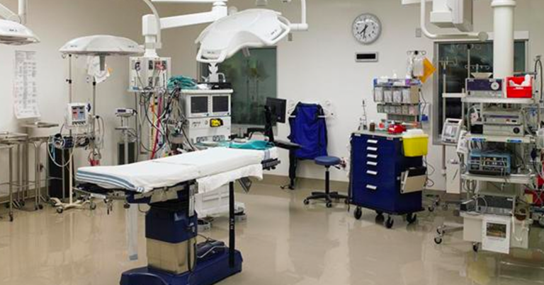 Alberta NDP, UCP spar on health care plans