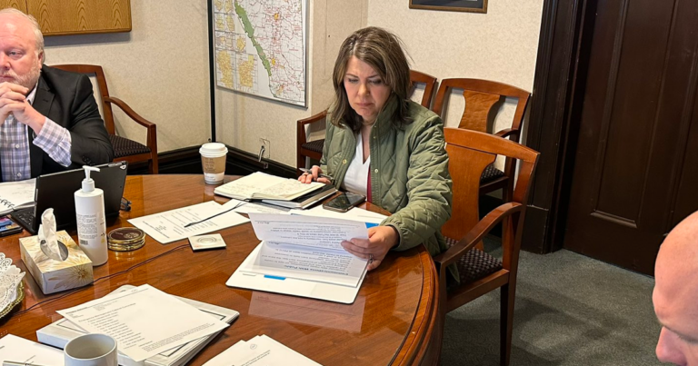 BONOKOSKI: Could the wildfires be an opportunity for Smith?