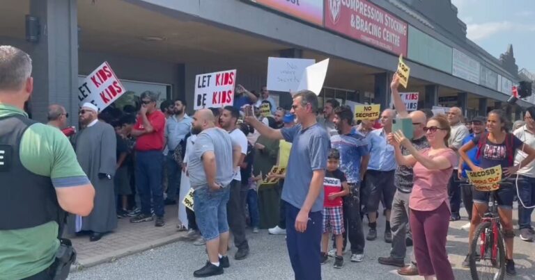 “No secrets”: Windsor parents hold protest against gender ideology