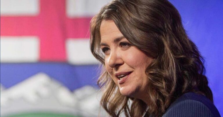 The Alberta Roundup | Danielle Smith accused of ‘stalling’ clean energy