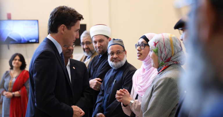 The Andrew Lawton Show | Trudeau blames “far-right” for Muslims supporting parental rights