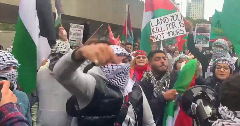 Jewish community condemn attacks on Muslims, but few Muslim groups condemn attacks on Jews, study finds