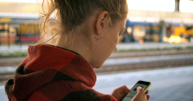 Rogers and Bell set to increase wireless phone plan prices despite Ottawa’s promise