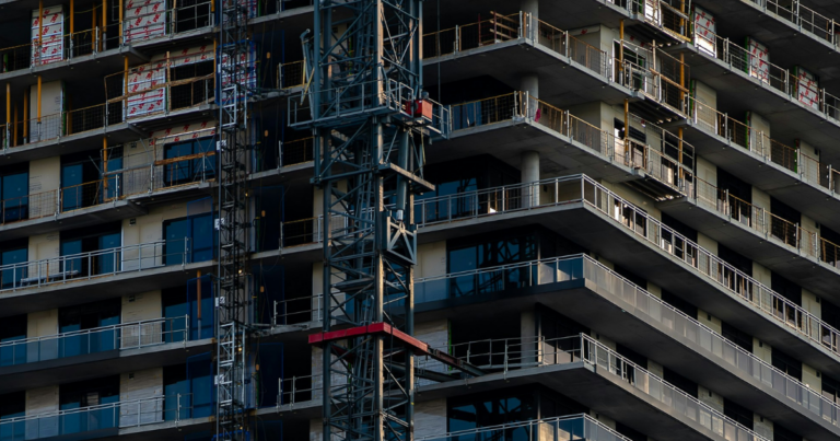 Conservatives blame Trudeau for residential construction decrease in Canada