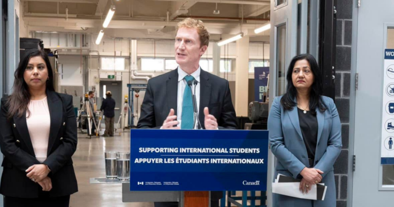 Liberal gov. threatens uncooperative provinces with forced asylum seeker relocation plan