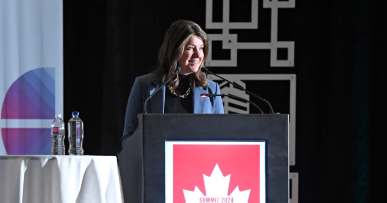 Smith tells carbon tax protesters not to stop traffic