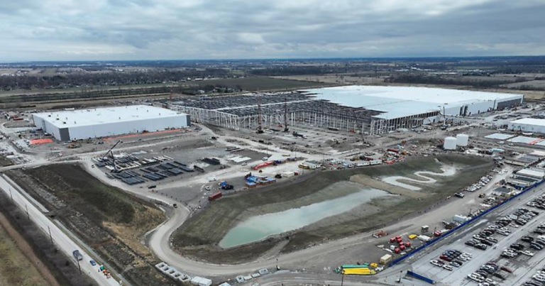 Union asks feds to intervene in use of international workers to build EV battery plant